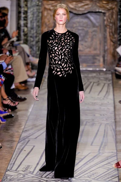 Look 18
